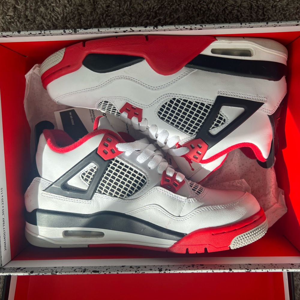Air Jordan 4 Retro Sz6.5 (GS)